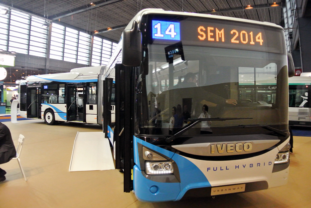 Iveco Bus presenterade stadsbussen Urbanway som hybridledbuss.