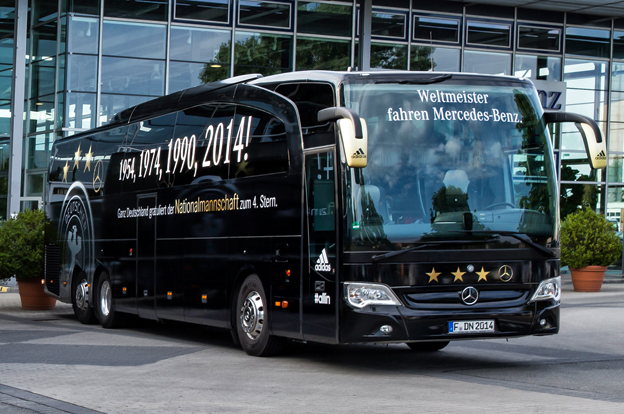 Fotbollsvärldsmästarnas buss. Foto: Daimler Buses.