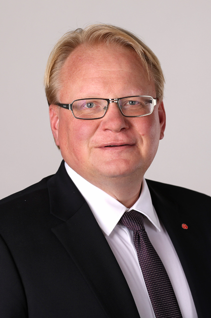 Peter Hultqvist, ordförande för socialdemokraterna i Dalarna, har tvingat fram en ny ändring av busstrafikupphandlingen i regionen. Foto: Sören Andersson, regeringskansliet.