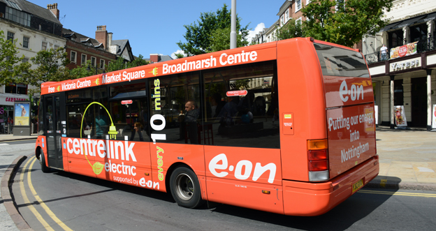 Nottingham är idag Europas mesta elbusstad med 45 helektriska Optarebussar i trafik. Senare i år utökas elbussflottan med 13 bussar från BYD. Foto: Ulo Maasing.