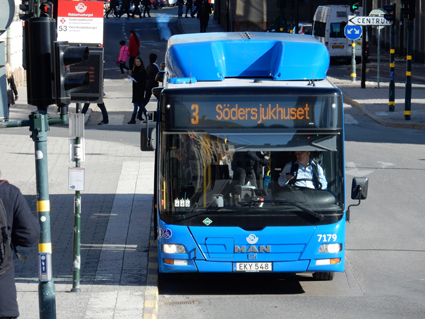 Mer än var tredje sms-biljett på innerstadsbussarna i Stockholm är falsk. Foto: Ulo Maasing.