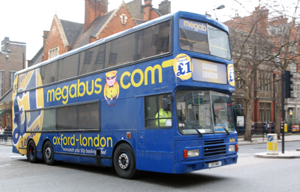 Stagecoach grundare Brian Souter startade megabus.com med överblivna dubbeldäckare från HOngkong som inte alls var byggda för expressbusstrafik…