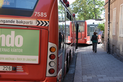 Bussarna  i Stockholm blir färre näst år. Foto: Ulo MAasing.