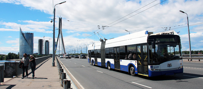 Solaris ska leverera trådbussar med räckviddsförlängare till Riga. Projektet blir det första som får del av ett nytt investeringsstöd från EU. Foto: Solaris.