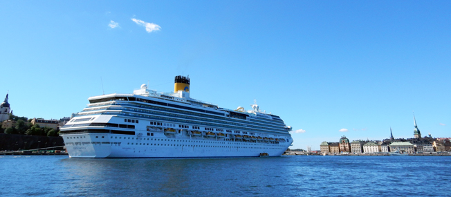 Stockholm får besök av 650 000 kryssningspassagerarei sommar – nytt rekord.